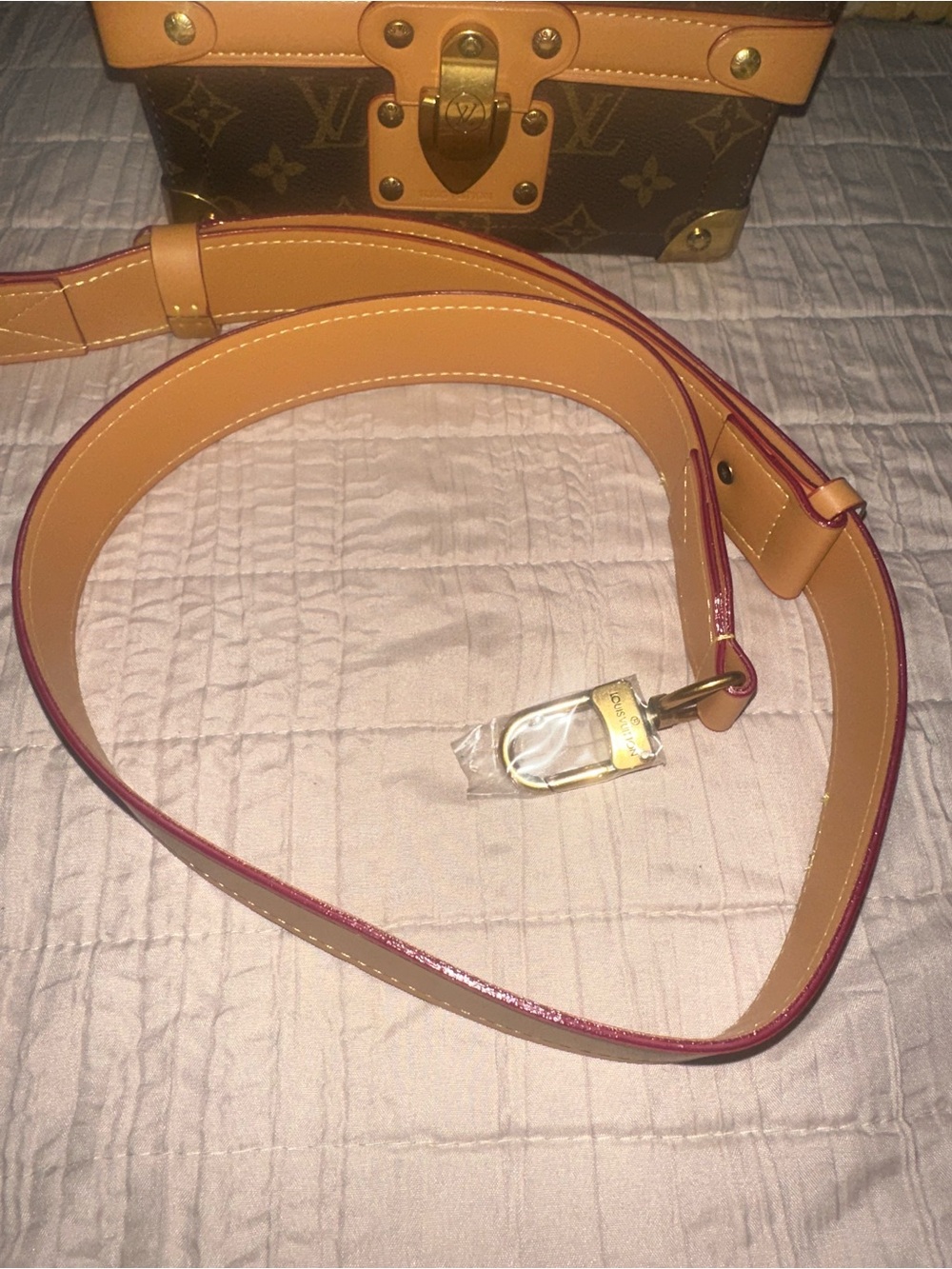 Fashion handbag - Picture 3 of 9